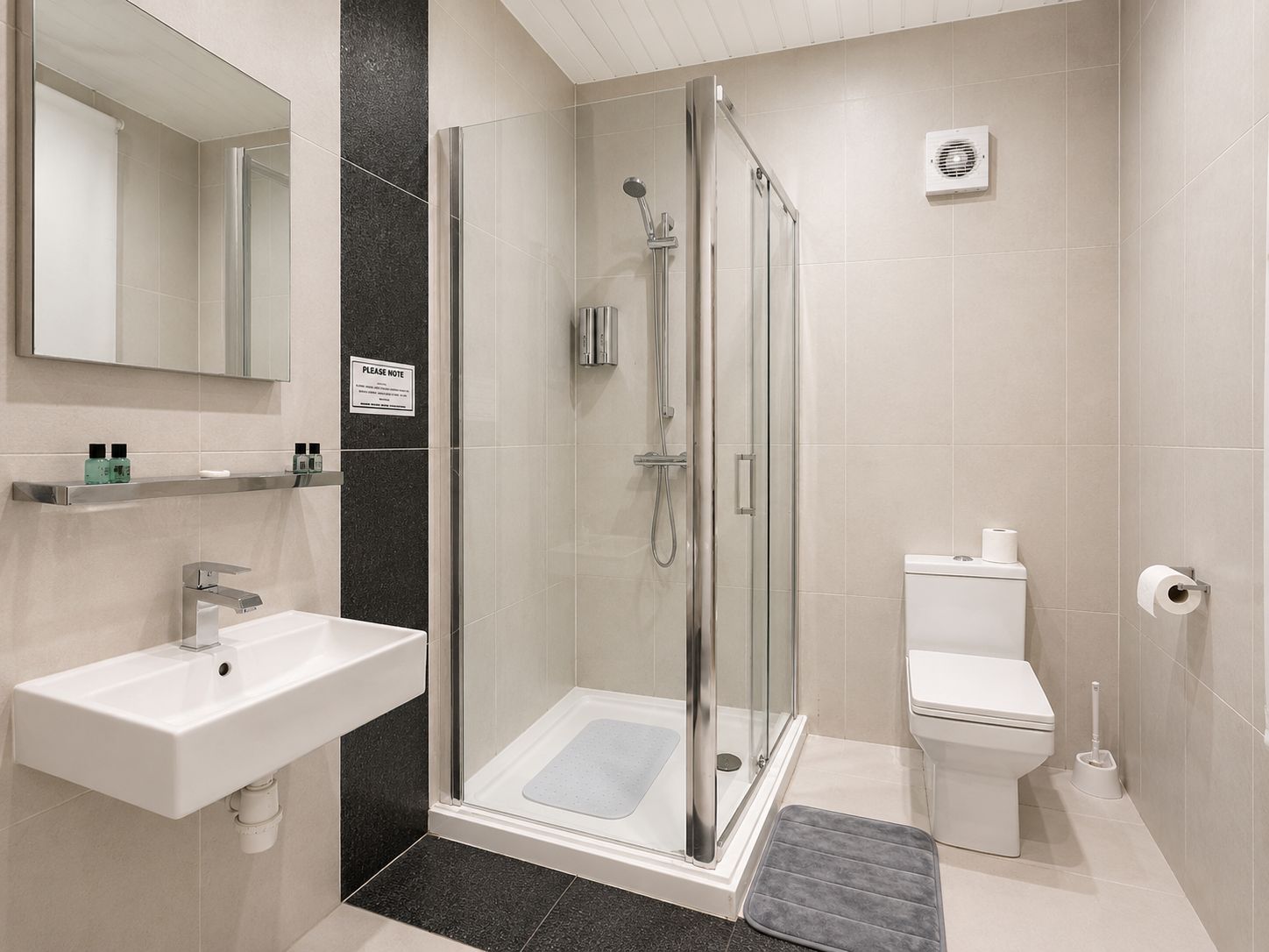 En-suite bath